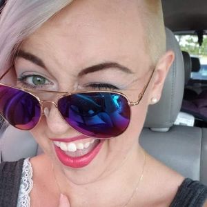 Meet your Posher, Jaclyn